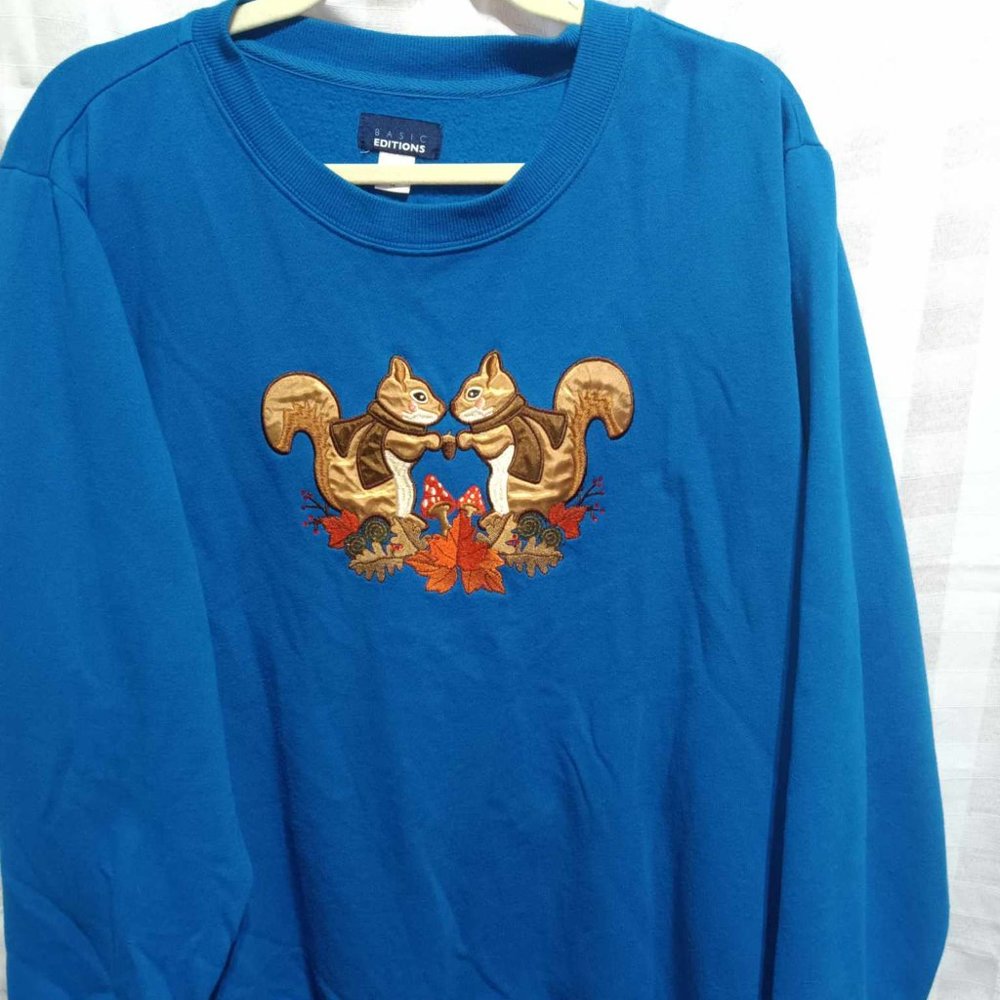 Plus Size Soft Sweatshirt with squirrels 2X